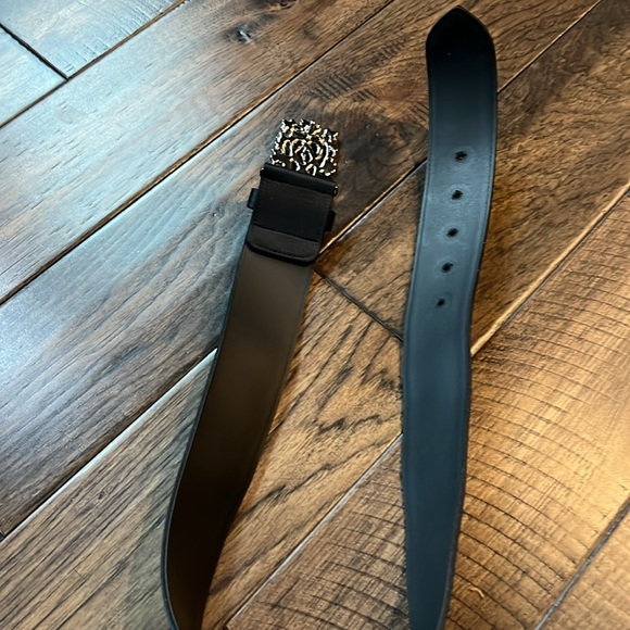 The limited womens belt size M black with rhinestone buckle - Picture 5 of 6
